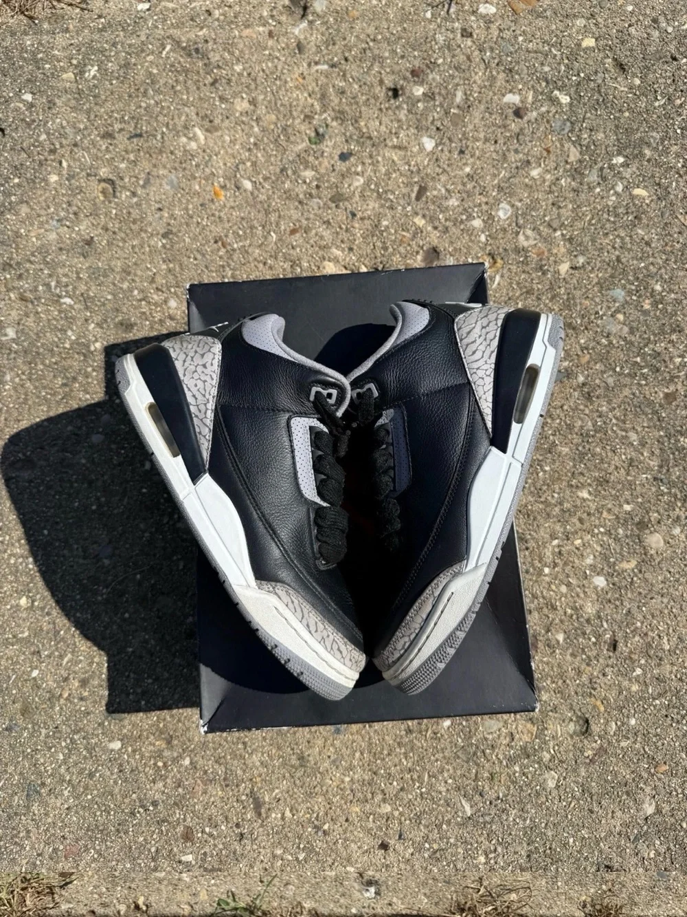 Jordan Retro 3 Black cements 2024